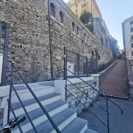 Loda O Ma - Private In Shared * Genua
